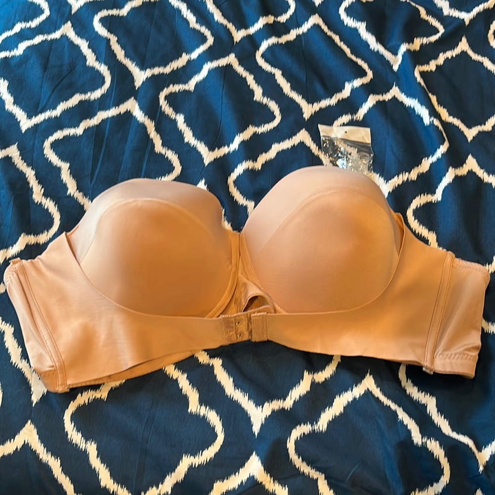 Neutral color bra Convertible strapless molded cups & clear straps. Negotiable